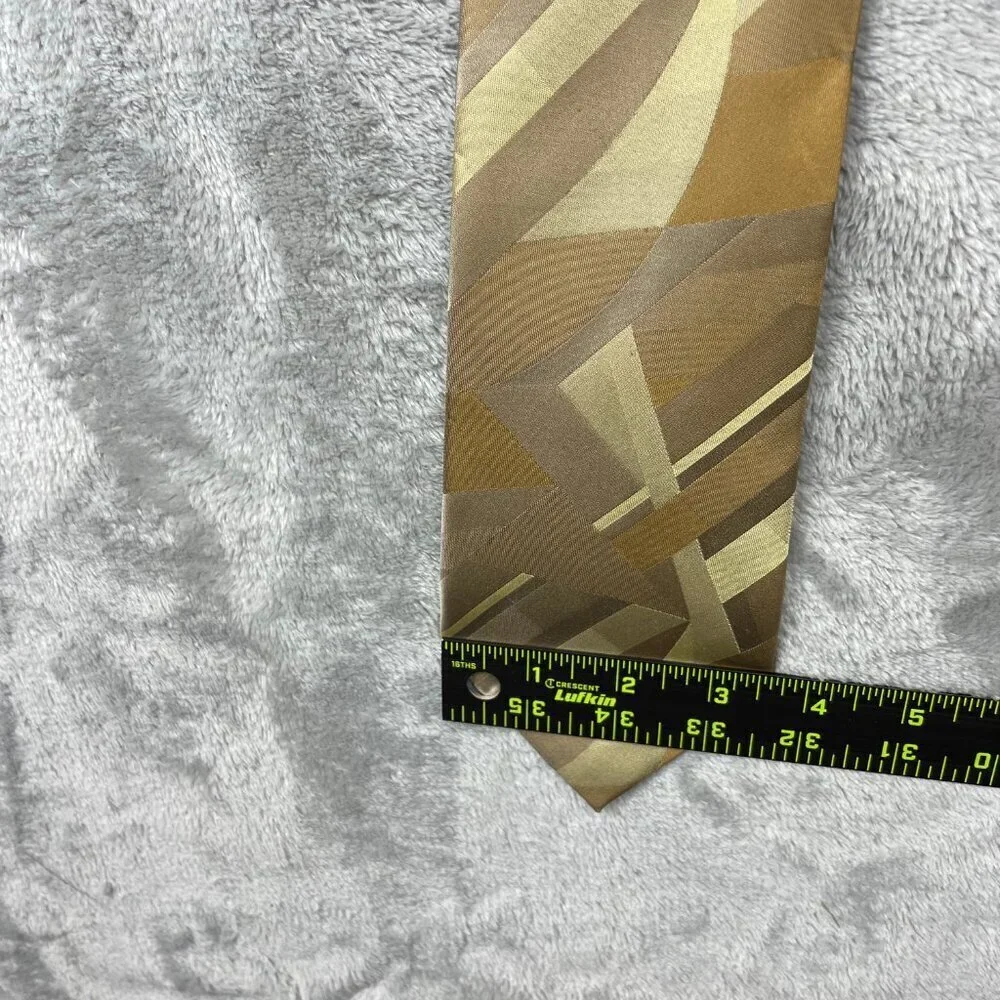 Van Heusen Men's Modern Classic 100% Silk Neck Tie